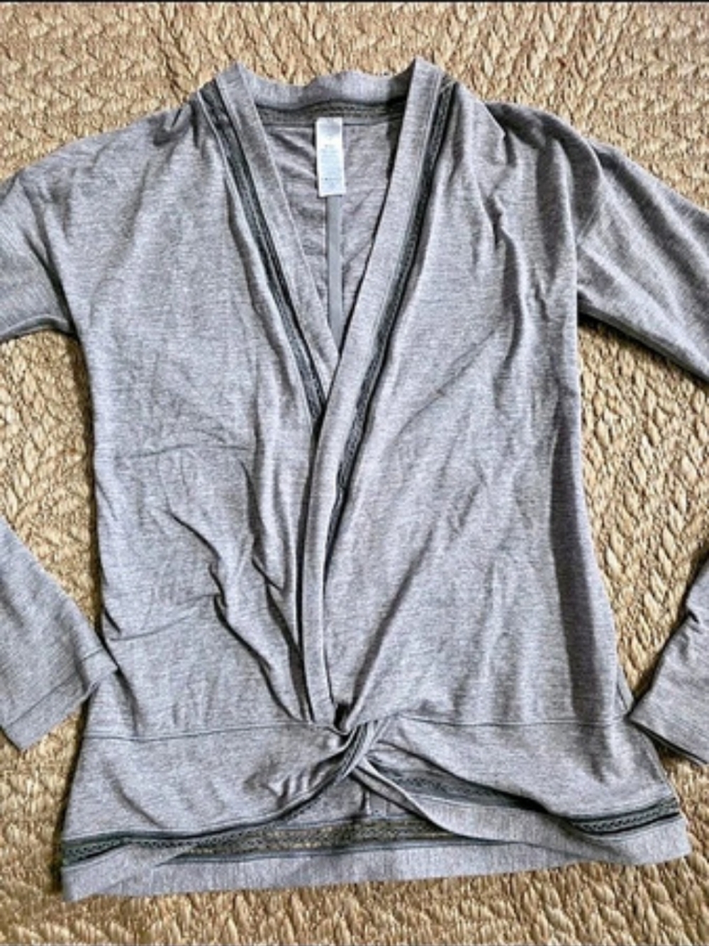 Ivivva By lululemon Long Sleeve Gray Size 14 Girls Dance/yoga Long Sleeve
